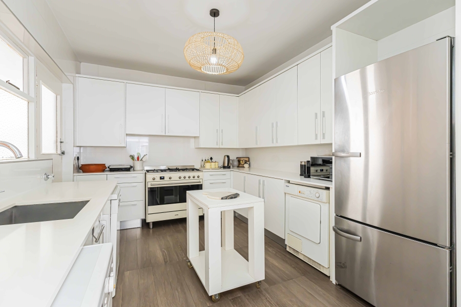 3 Bedroom Property for Sale in Sea Point Western Cape